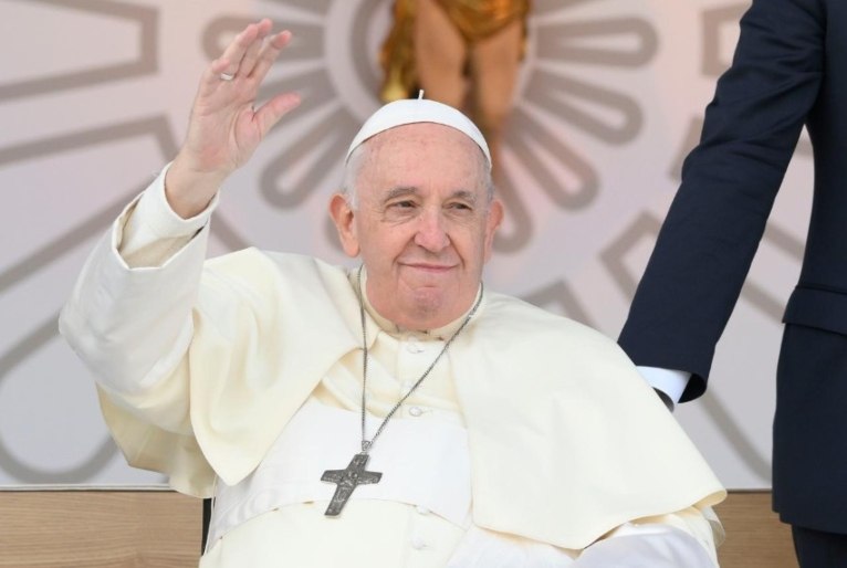 O papa Francisco nunca tinha tomado essa medida contra um líder sênior da Igreja

