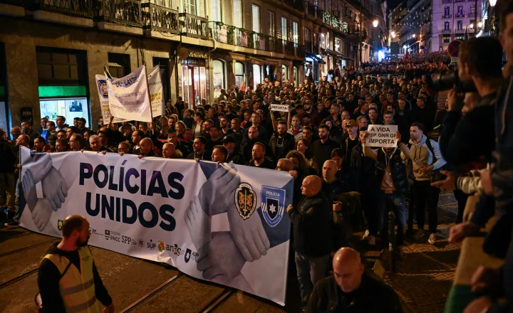 Manifestação realiza-se a partir das 17:30 entre o Largo do Carmo e a Assembleia da República.