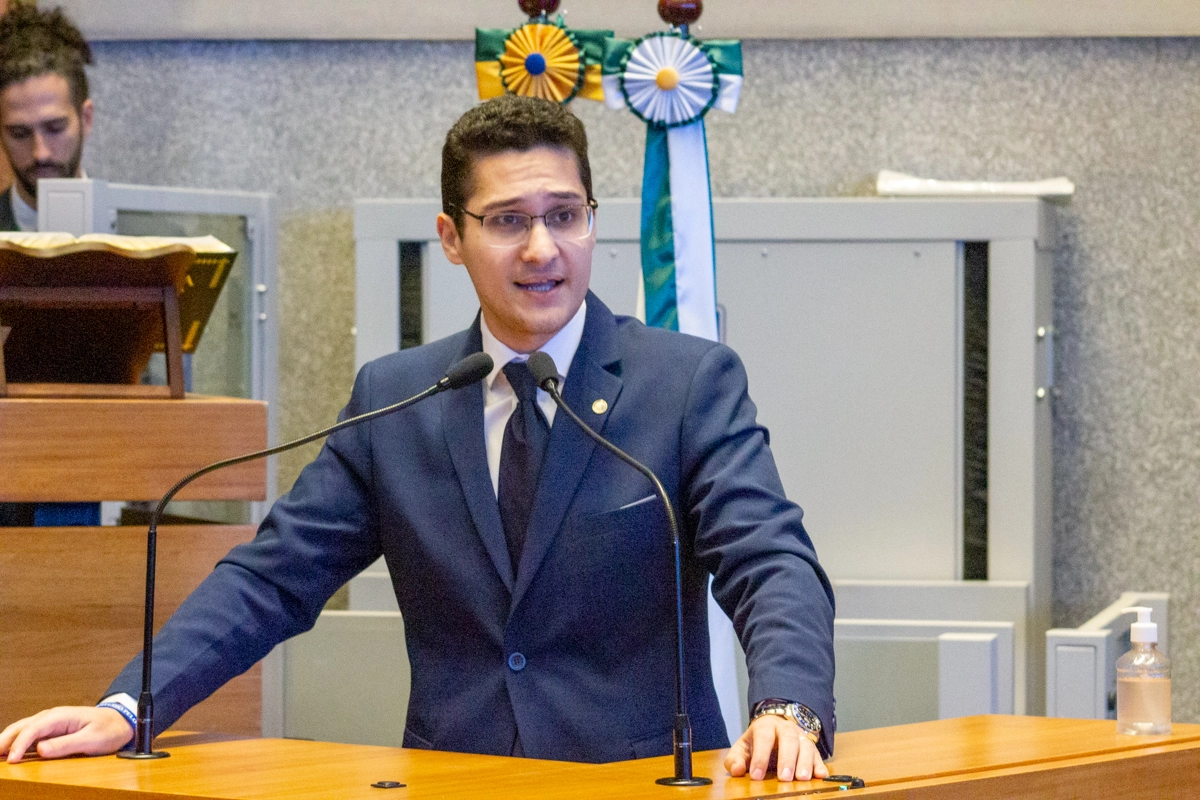 A ascensão de Roriz Neto à liderança do PL na CLDF é marcada por críticas contundentes e uma posição de oposição firme. No Diário Oficial da Casa desta quarta-feira (21/02), foi anunciado que Roriz Neto