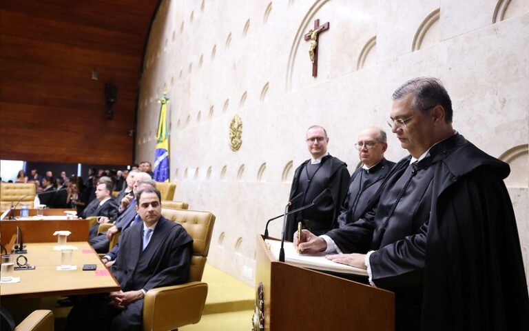 Flávio Dino é empossado ministro do Supremo Tribunal Federal