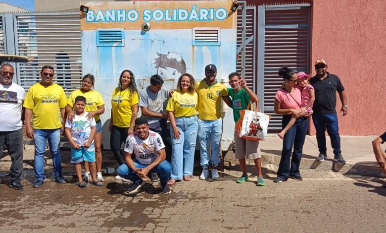 O projeto banho solidário todo sábado de 8hs as 10hs no estacionamento da Paróquia Santa Rita em Planaltin/DF. Esse projeto tem uma importância e uma dimensão muito grande para ajudar os moradores de rua de nossa cidade.