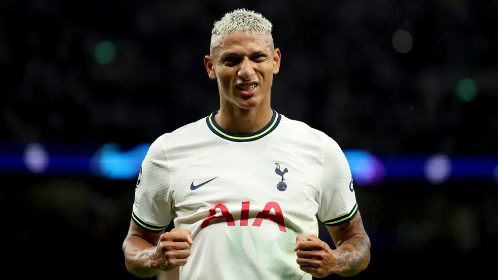 Com o sonho de repatriar Richarlison nesta janela de transferências, o Fluminense se reuniu com representantes do Tottenham,