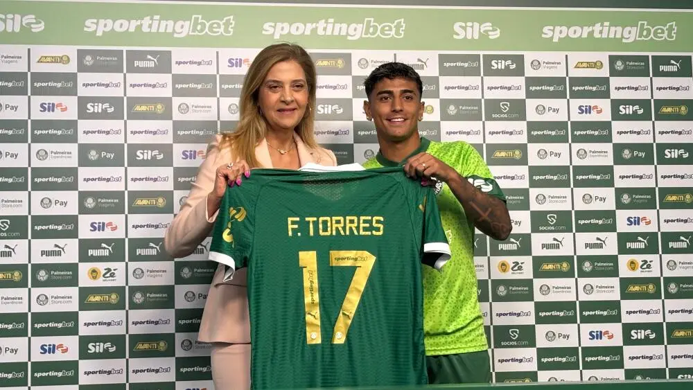 Facundo elogia Estêvão e explica motivo de escolher número 17 no Palmeiras