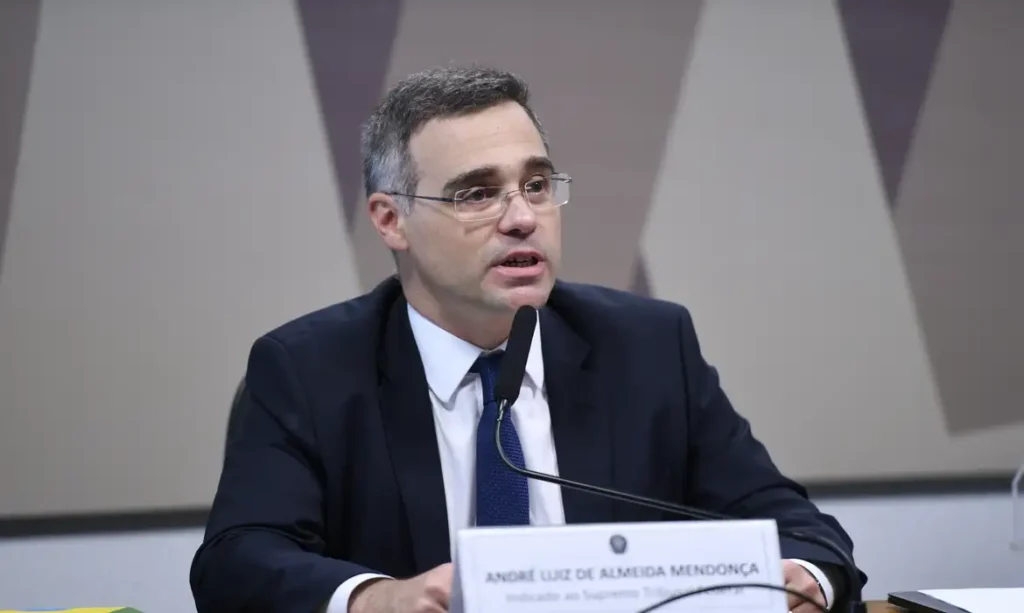 André Mendonça rebate Gilmar