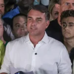 Polícia Federal Cancela Passaportes de Flávio Bolsonaro Após Descumprimento de Prazo Determinado pelo STF