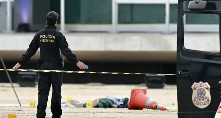 Encontro ocorre após o atentado ocorrido na quarta-feira, quando foram detonados artefatos explosivos na Praça dos Três Poderes