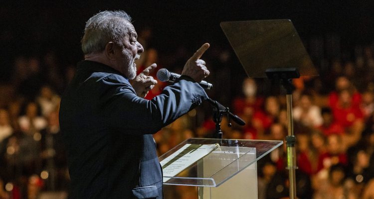 Lula já acumulou mais de R$25 milhões em despesas com viagens internacionais durante seus primeiros oito meses de governo