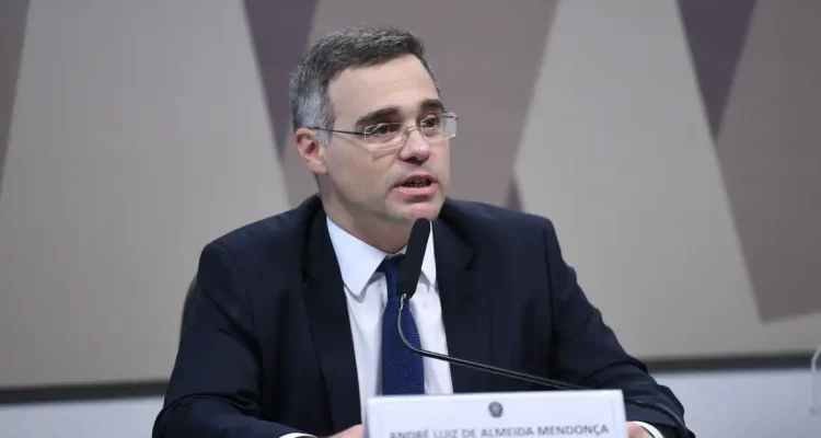 André Mendonça rebate Gilmar