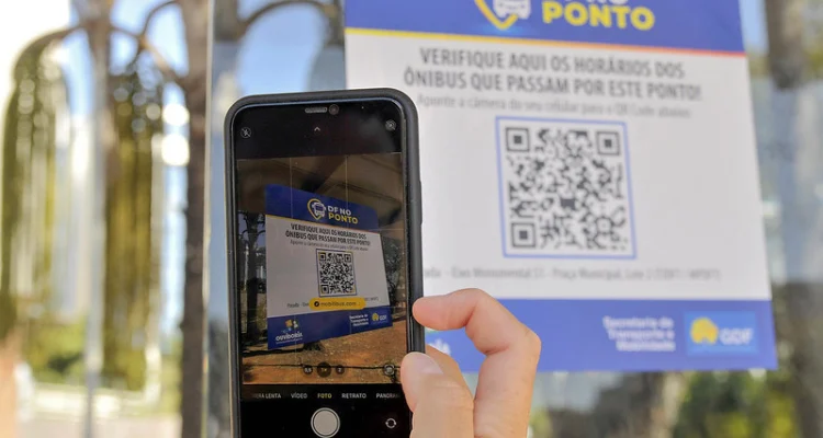 QR Code nas Paradas de Ônibus do DF