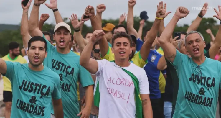 Nikolas Ferreira lidera caminhada