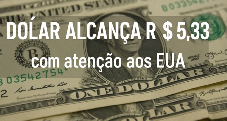 Dólar fecha em alta
