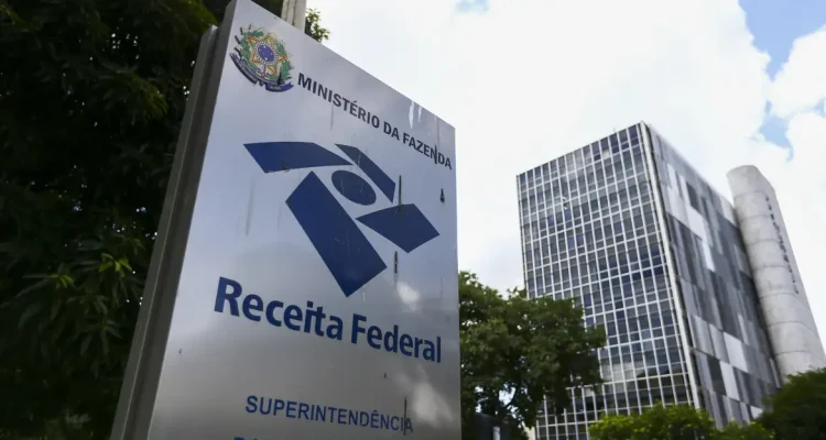 Receita Federal paga o maior lote de restituição