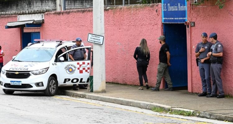 Tiroteio em escola estadual na Zona Leste resulta na morte de uma estudante e em três feridos; um adolescente foi apreendido.