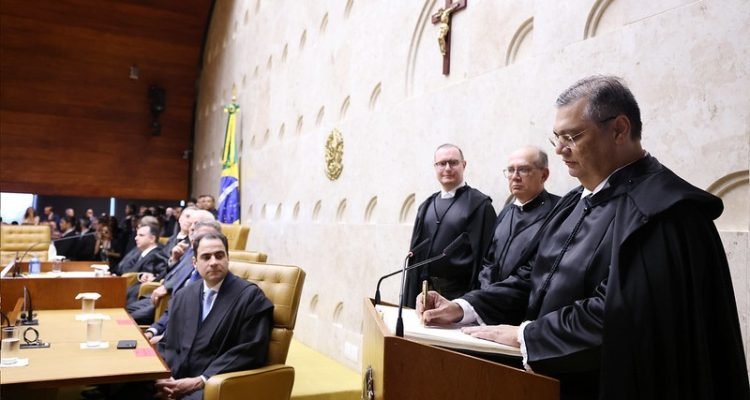 Flávio Dino é empossado ministro do Supremo Tribunal Federal