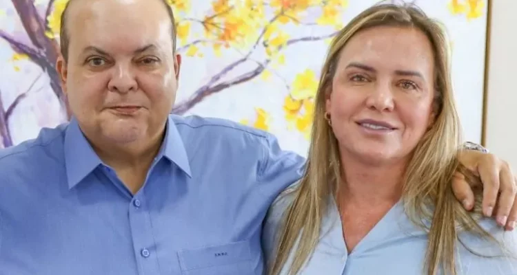 chapa composta por Ibaneis Rocha e Celina Leão enfrenta agora uma multa de R$ 50 mil devido a uma propaganda institucional veiculada três meses antes do período eleitoral que antecedeu as eleições para o Palácio do Buriti no ano passado.