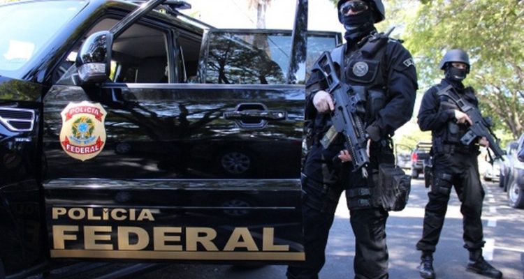 O ex-presidente Jair Bolsonaro (PL) foi convocado a prestar esclarecimentos sobre seu suposto envolvimento no caso de comercialização ilegal das joias e presentes sauditas nos Estados Unidos.